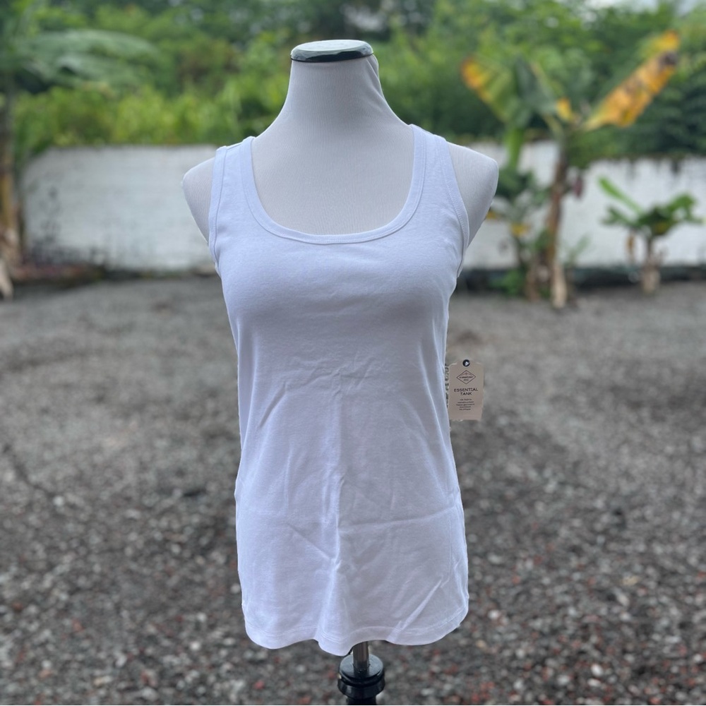 NWT St. John’s Bay Tank Top • White